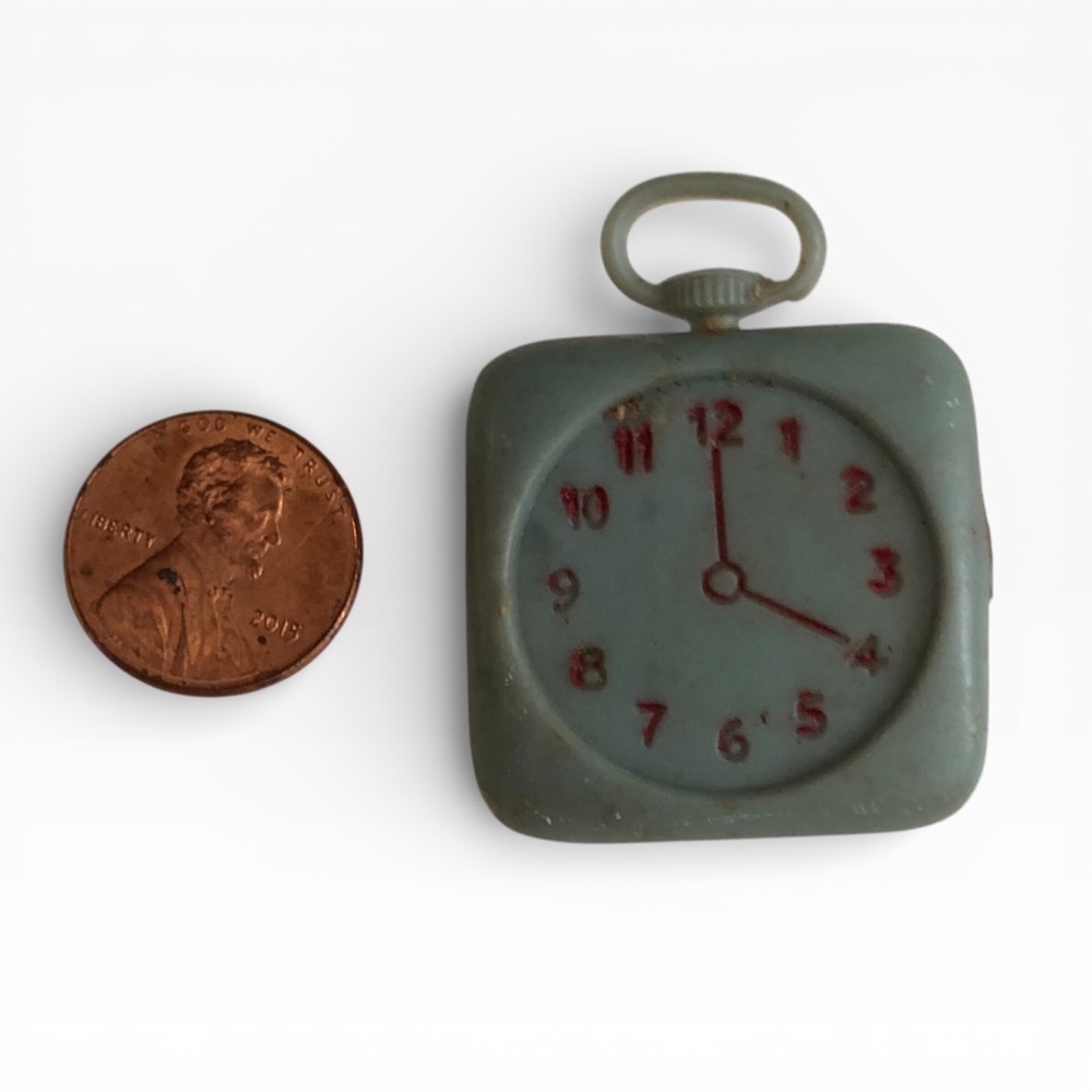 BOGO Early Plastic Novelty Clock Pin - Picture 3 of 3